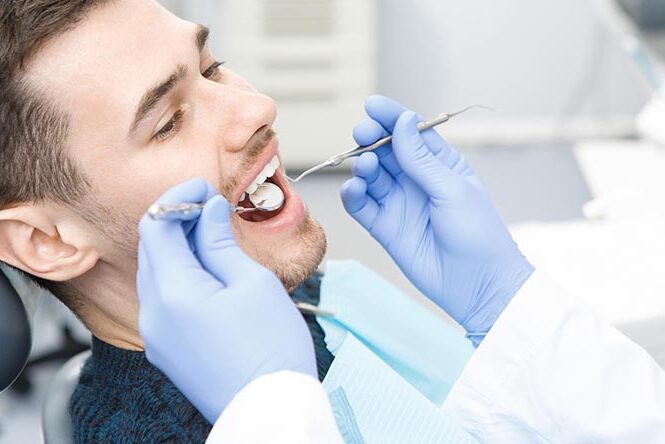 Krankenkassen übernehmen ab Juli mehr Kosten bei einer Parodontitistherapie