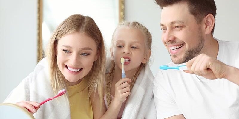 Aktuelle Studie zeigt: Viele Eltern müssen ihre Zahnputztechnik verbessern